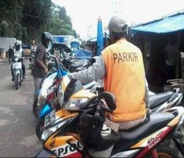 Ilustrasi petugas parkir di Kota Pekanbaru (foto/int)